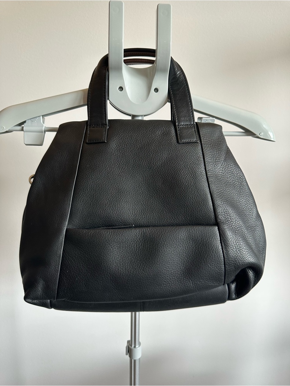 Black Leather Tote with Branded Beige Lining - Picture 2 of 12